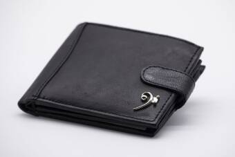 Leather gents wallet with silver bass clef motif
